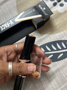 Hilary Rhoda Highlighter + Contour