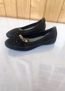 Tamaris Casual Shoes,  Size 36, Leather,  Imported
