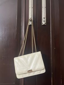 Chic White Chevron Crossbody Bag