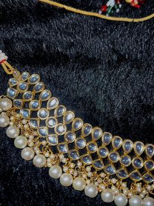 Elegant Kundan Necklace Set
