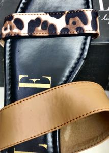 ELLE  FLATS IN SIZE 41