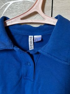 Blue H&amp;M collared cropped sweatshirt | Size S
