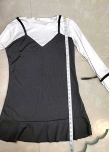 Women&#39;s Top.Size 36.Length 32.Stretchable.