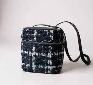 Hera Box Mini Sling Bag
