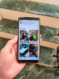 Redmi 5 with Unlimited Storage on Google Photos