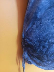 L Size Top With Tie-up Waist
