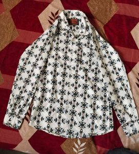 Patterned Button Down Shirt (Size-M)
