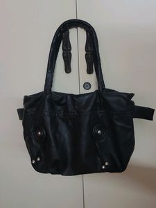 Black Handbag👜