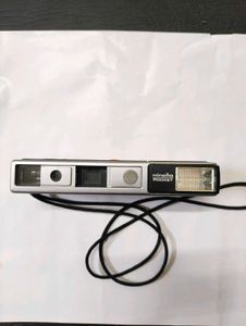 ( 1977 Minolta Autopak 450E Camera )