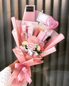 Makeup Bouquet
