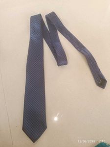 Brand New Blue Patterned Tie