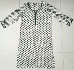 Set of 4 Women&#39;s Cotton Kurtis