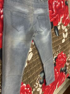 girls Stylish Denim Jeans in coin 1200-/