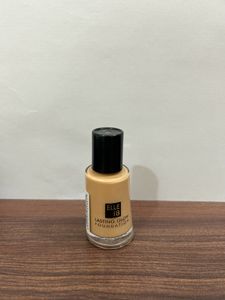 Combo Of Elle 18 Foundation