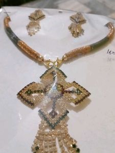 Necklace &amp; Earring Set