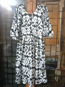 Chic Black & White Print Dress