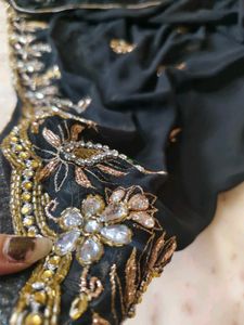 black 🖤 beautiful 😍 sareee best quality .