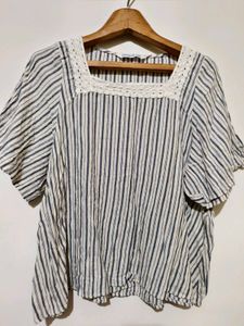 Size S/ M Striped Square Neck Top