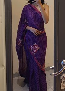 Zari Floral Embroidered Saree Without Blouse