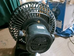 Gyro Mini Desk Fan