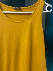 Mustard tank top - S