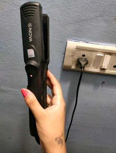 Nova Ceramic Hair Straightener