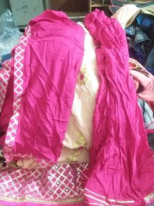 BUY THIS BEAUTIFUL KURTA SET