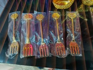 ✨ Elegant Swan-Shaped Golden Spoon Set ✨