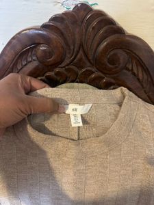 H&M Ribbed Knit Top Size L With A Precious Freebie