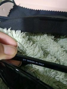 Cat eye sunglasses with UV lens