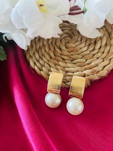 Golden Pearl Drop Earrings🎀