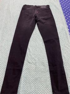 Black Body Fit Levi’s Jean