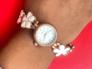 Elegant Floral Bracelet