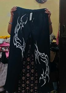 Graphic Print Black Sweatpants