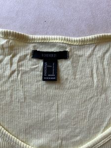 butter yellow crop top 🧈