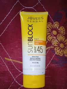 Jovees Herbal 3-in-1 Sunblock SPF 45