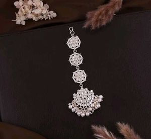 Kundan Mangteeka And Earrings Set