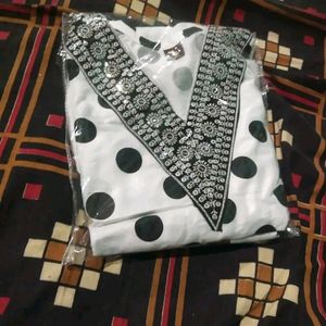 Beautiful black and white suit  Paint Set