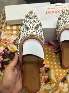 Embroidered Ethnic Flats