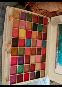 BELLA KEEN Eyeshadow Palette