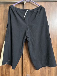 Comfy Black Casual Bermuda Shorts