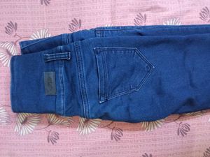 Chic High-Waisted Skinny Jeans