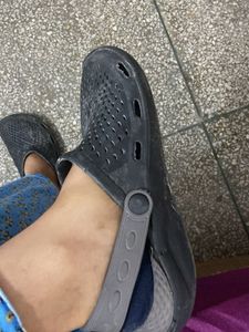 Two-Tone Knit Running Shoe