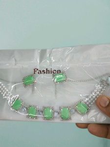 Necksetwith Earrings