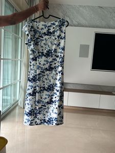 Fixed price, lovely  white dress