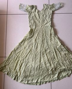 Designer  Pista Gaun