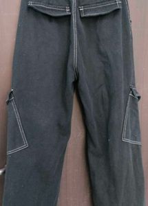 black cargos