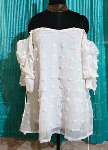 Size SWhite Off-Shoulder Dress