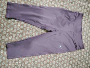Mauve Cropped Caprie