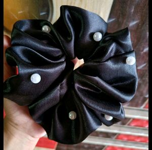 4 Beautiful Big Size Pearl Scrunchies